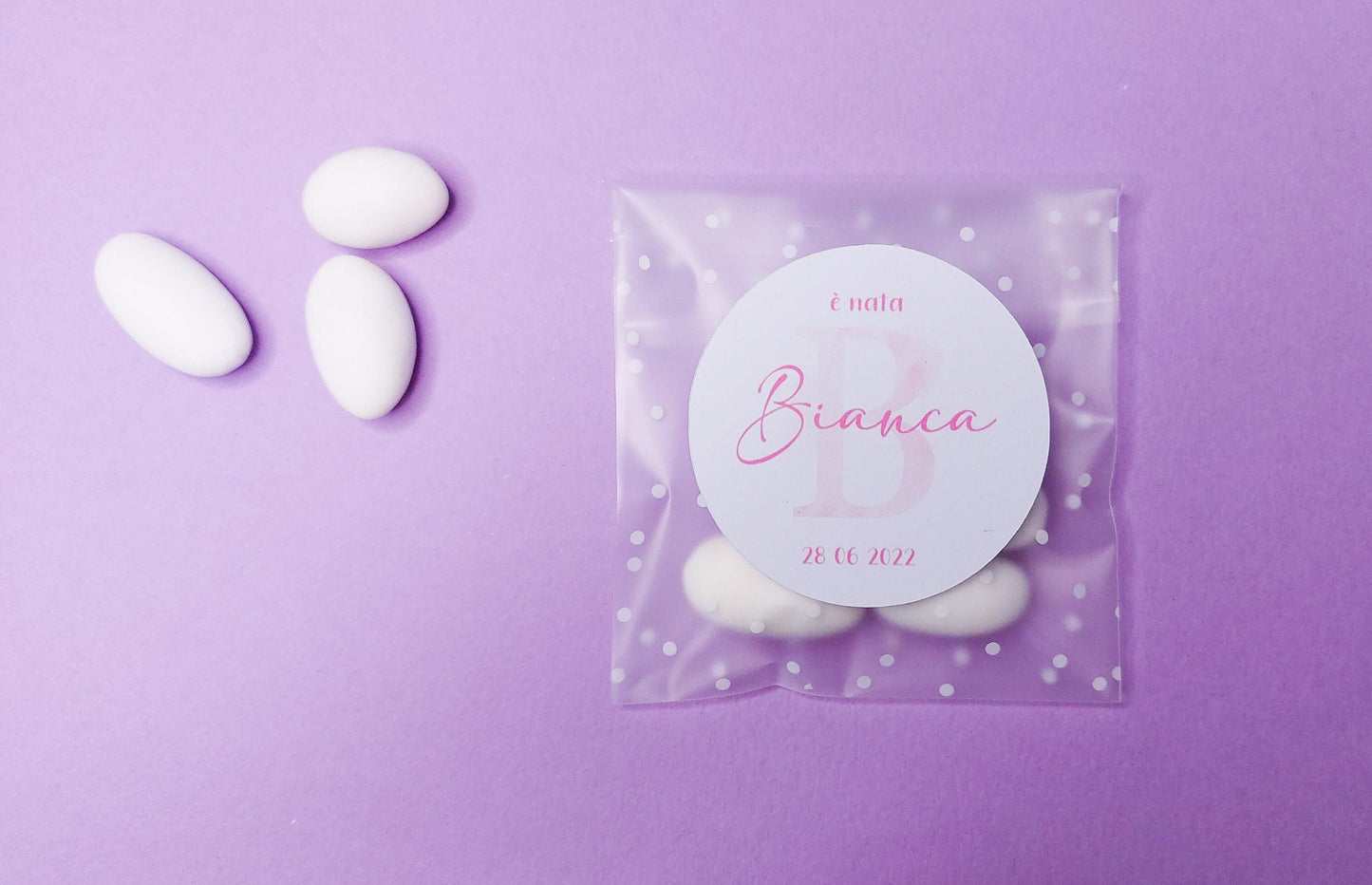 Bustine confetti battesimo con adesivo personalizzato, bomboniera nascita bambino o bambina con iniziale acquerello, bomboniera fai da te