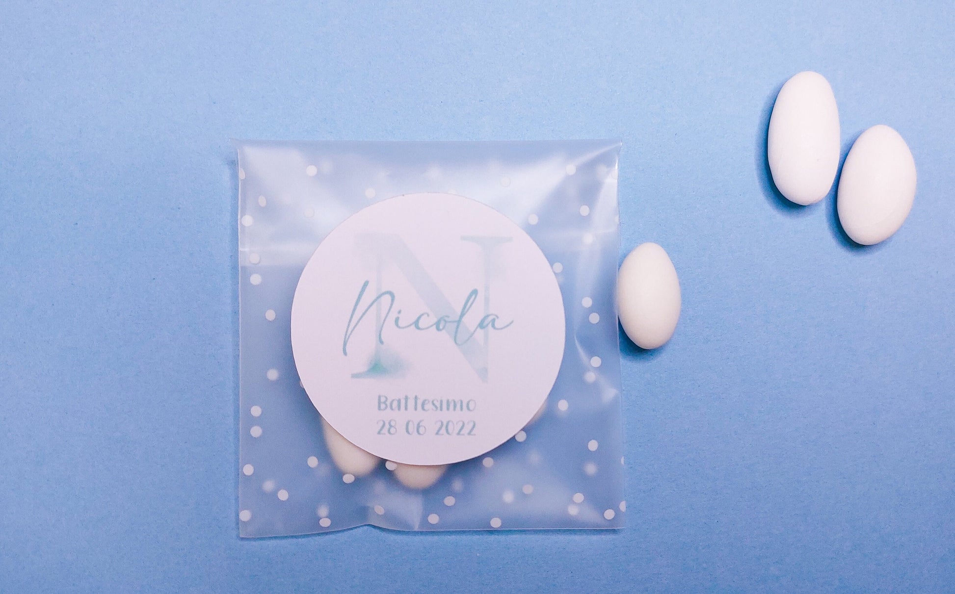 Bustine confetti battesimo con adesivo personalizzato, bomboniera nascita bambino o bambina con iniziale acquerello, bomboniera fai da te