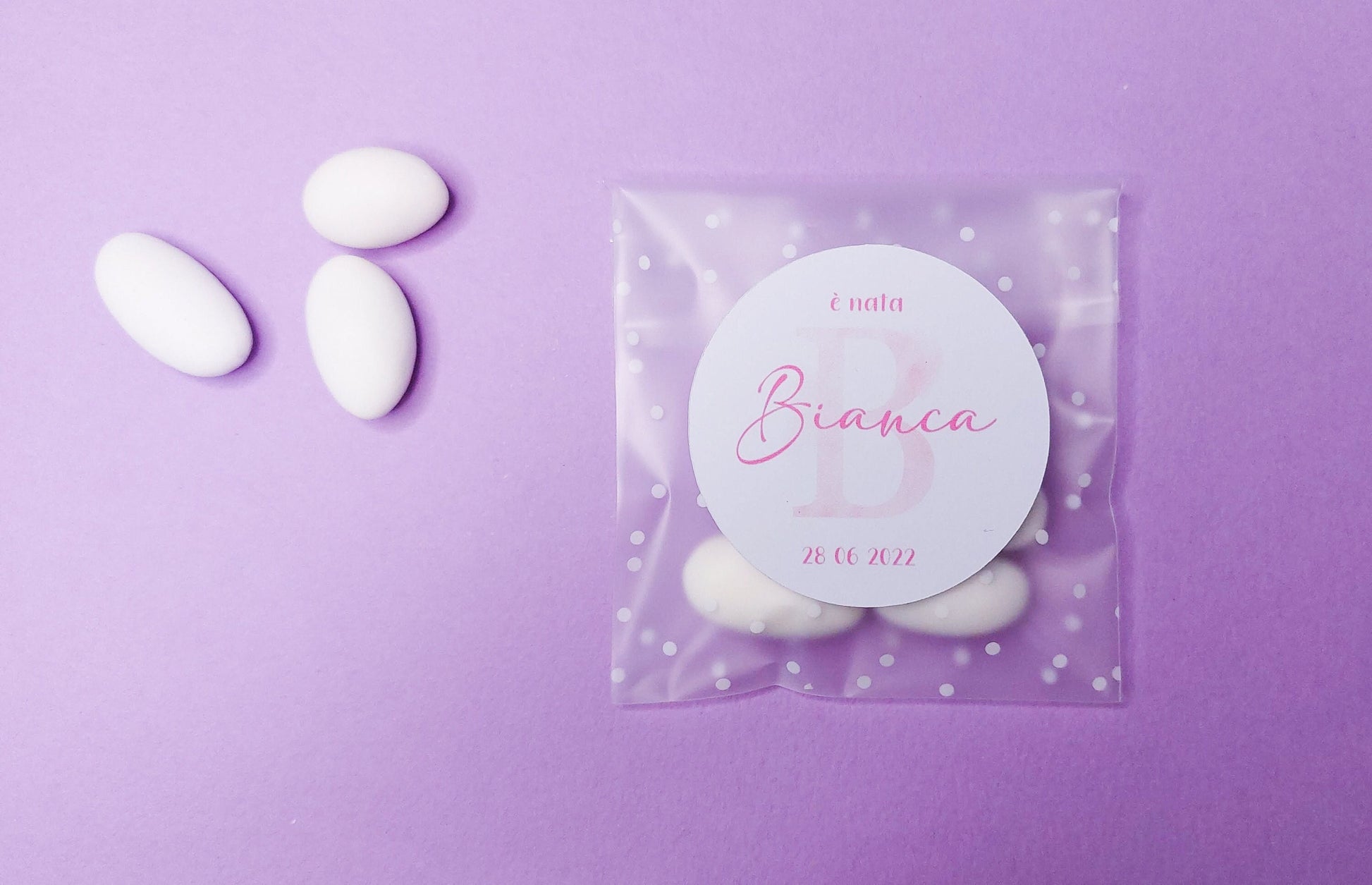 Bustine confetti battesimo con adesivo personalizzato, bomboniera nascita bambino o bambina con iniziale acquerello, bomboniera fai da te