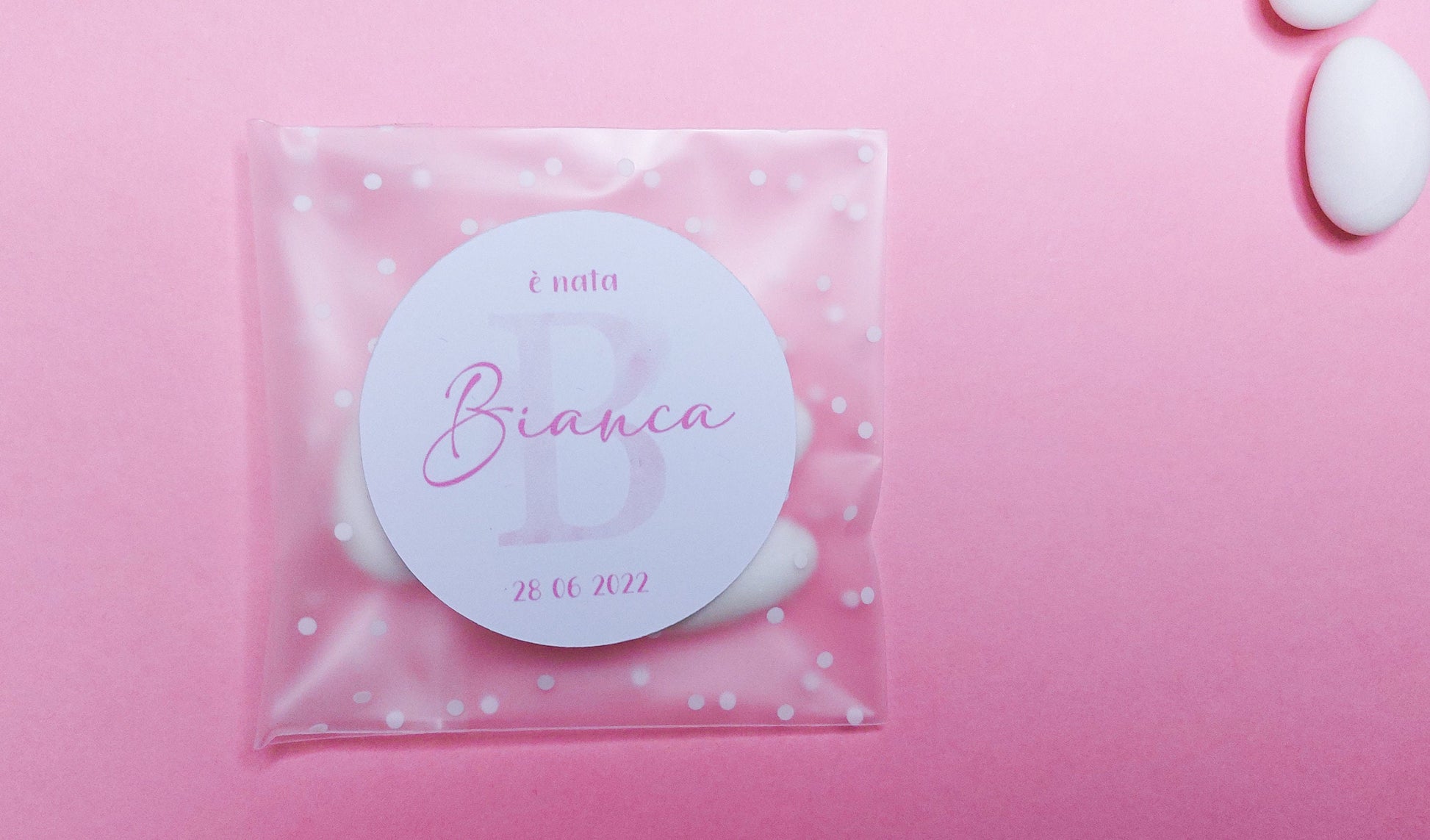 Bustine confetti battesimo con adesivo personalizzato, bomboniera nascita bambino o bambina con iniziale acquerello, bomboniera fai da te
