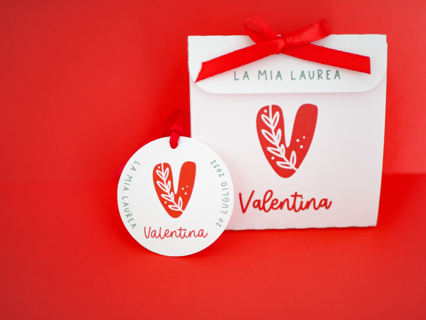 Scatolina laurea con iniziale nome, scatolina porta confetti rossa, bomboniera monogramma diploma