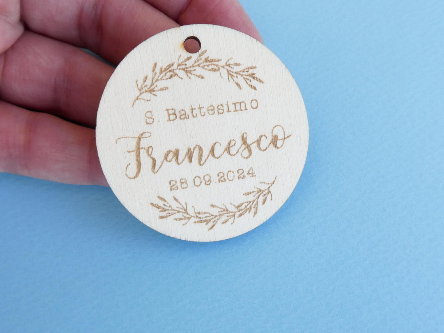 Tag tondi in legno per Battesimo bambina, segnaposto in legno, tag Prima Comunione, tag bambino floreale