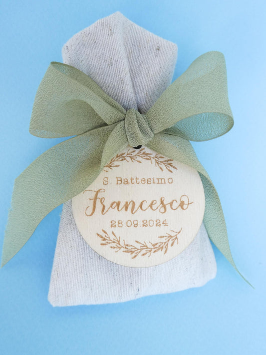 Tag tondi in legno per Battesimo bambina, segnaposto in legno, tag Prima Comunione, tag bambino floreale
