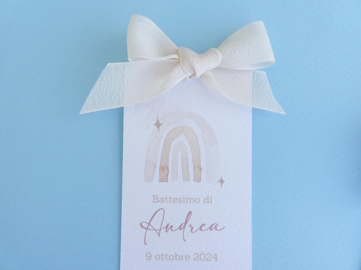 Segnalibro Battesimo con arcobaleno e nastro di chiffon, segnaposto arcobaleno, segnaposto Comunione, segnalibro omaggio in stile boho-chic