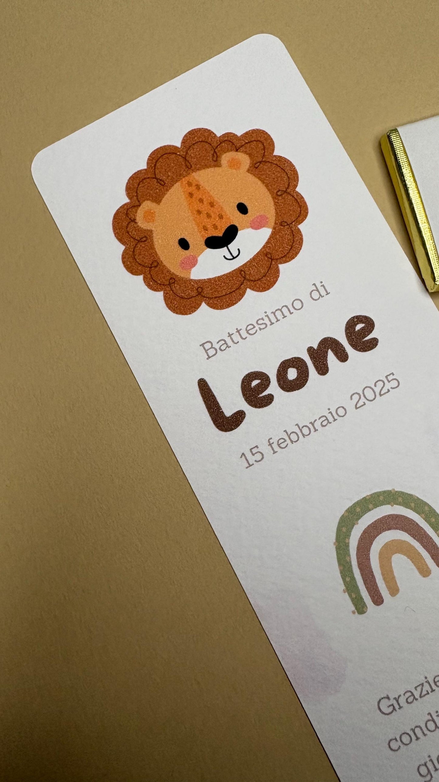 Cioccolatino e segnalibro personalizzato con animali della savana: leoncino per perfetto per festeggiare il primo compleanno o Battesimo